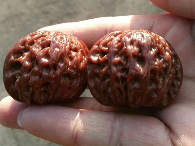 如何挑选文玩核桃？