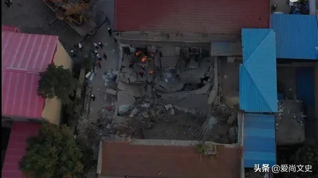 山西坍塌饭店在十多年间加盖或扩建了五六次,对此怎么看?