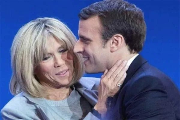 法国马克龙妻子年轻时照片