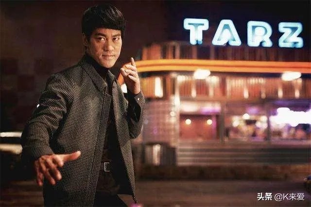 李小龙去美国的时候叶问多少岁?