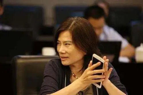 格力申请董明珠秘书孟羽童商标,你如何看待这件事?