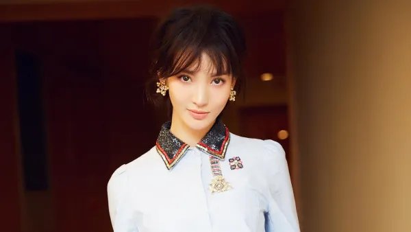 张歆艺全家为金晨打call，娱乐圈的友谊可靠吗？