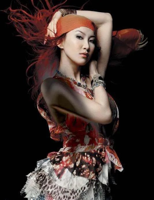 45岁李玟竟发文伤感，究竟发生了什么事让她这么伤感？