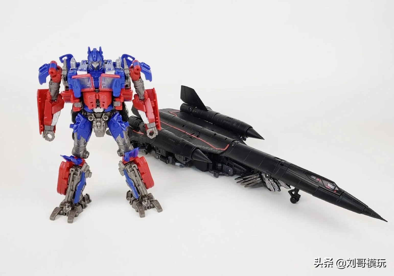 变形金刚2擎天柱合体（变形金刚SS天火擎天柱合体图文展示！）