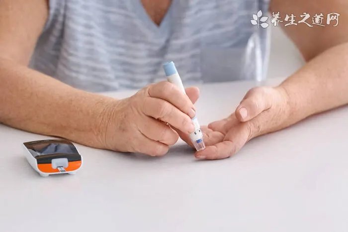 百雀羚凡士林保湿润肤霜