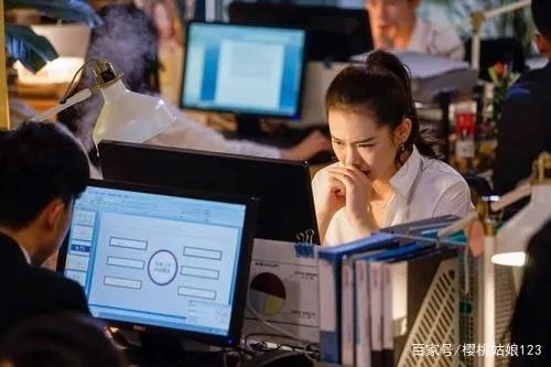 七年贷款做美容欠五十多万,女子月薪三千这辈子都还不完了,你怎么看?