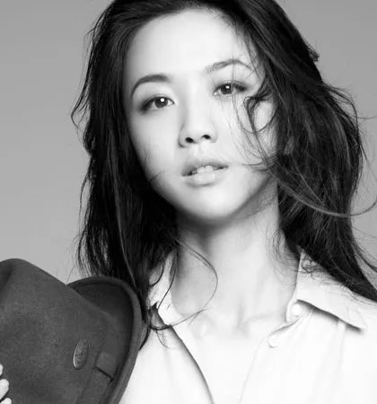 汤唯孕后首次现身幸福无比 将产下金猴宝宝