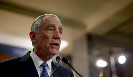 葡萄牙总统采访中跳海救人，被救的人身体情况如何？