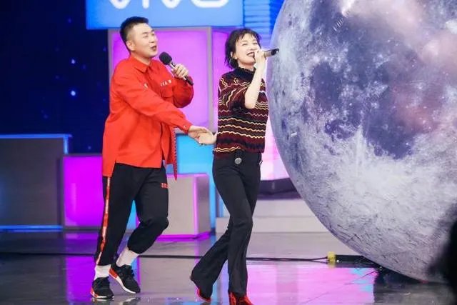 怎么评价吴昕？