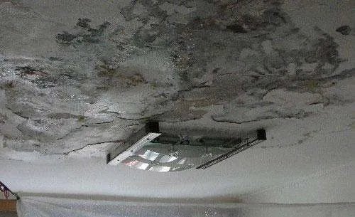 楼下房子发霉怎么鉴定是不是楼上漏水造成的？