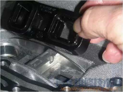 自动变速箱阀体总成拆卸与安装（教程图解）