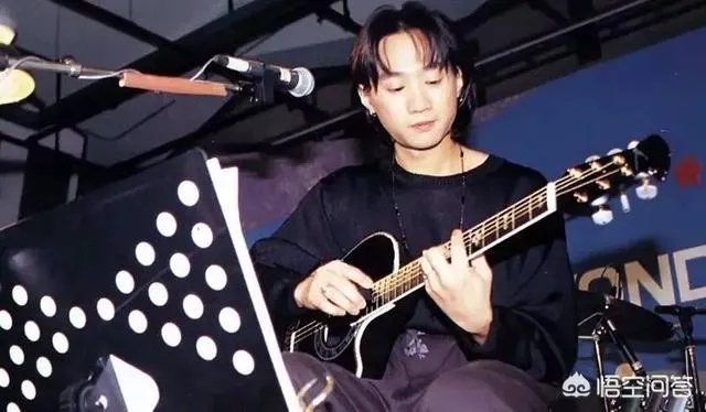 学Beyond的歌，需要使用什么吉他。电吉他首选还是木吉他也可以？