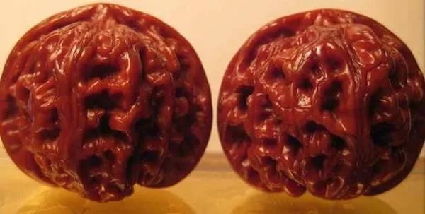 如何挑选文玩核桃？