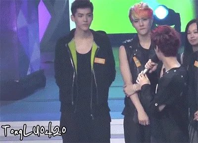 球吴世勋快本可爱颂的动图、还有他其他的动图+图片都可以 要萌啊