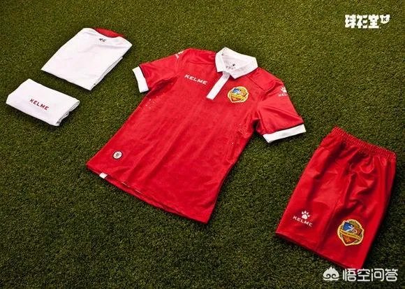 做为国内足球的装备供应商,岩羚、卡尔美、Joma哪个好?