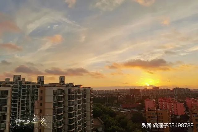 今年夏天你有拍到火烧云吗，可以分享一下吗？