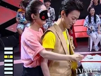 何炅摸赵丽颖大腿调情盘点被何老师摸大腿的女星