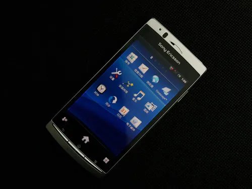 极致轻薄极速流畅 索尼爱立信LT15i评测