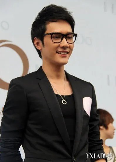 冯绍峰图片和个人资料揭秘其家庭背景