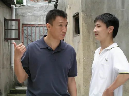 樊志起演的半路夫妻剧情简介 管军与胡小玲的爱情故事