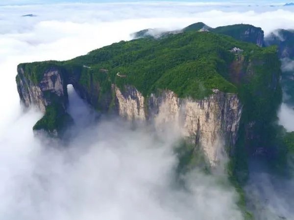 张家界天门山出现云海云瀑气象吗？