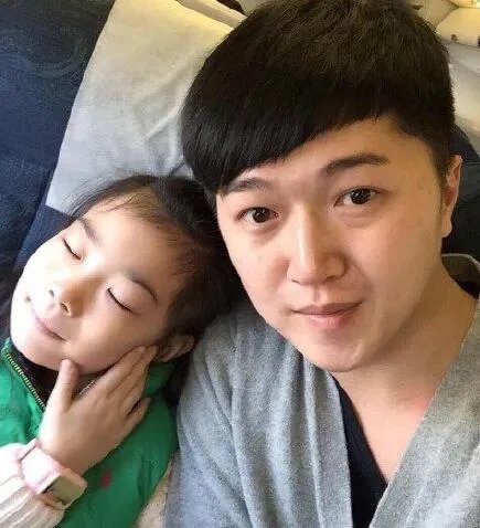 李菁菁现任老公照片曝光 揭秘其与前夫的情感之路