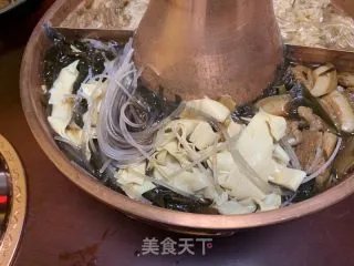 传统酸菜火锅