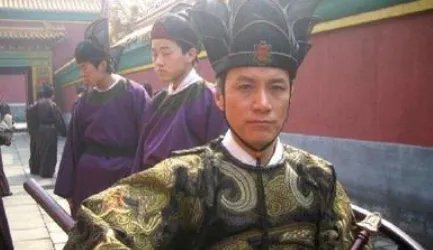 张居正和李太后之间有不正当关系吗 要是真的早就被诛九族了