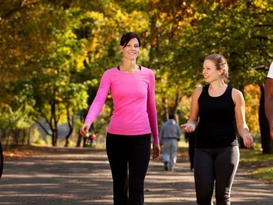 武汉首家方舱医院闭院，出院后的新冠感染患者需要注意些什么？