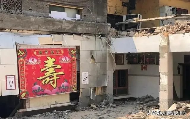 山西坍塌饭店在十多年间加盖或扩建了五六次,对此怎么看?
