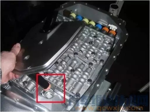 自动变速箱阀体总成拆卸与安装（教程图解）