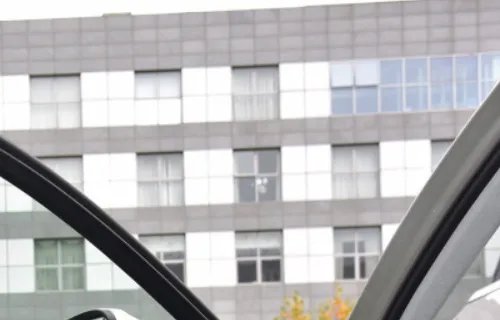 2012款奥迪a4发动机号在什么位置看图