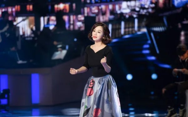 他与陈松伶相恋八年无一子，曾尝试管婴，后来怎样？