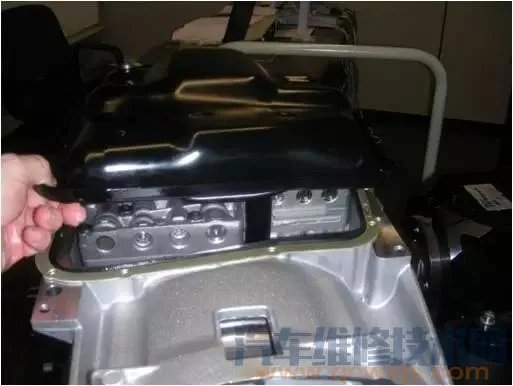 自动变速箱阀体总成拆卸与安装（教程图解）