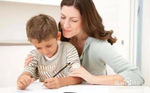 陪娃写作业被打 陪小孩写作业要注意哪些问题呢