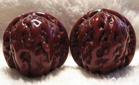 如何挑选文玩核桃？