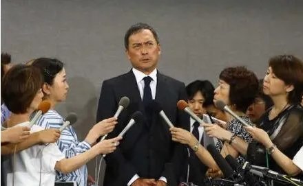 日本影帝承认出轨？