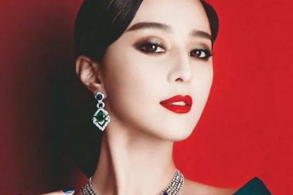 范冰冰低调现身公益却被说是摆拍，为何人们会这么评价她呢？