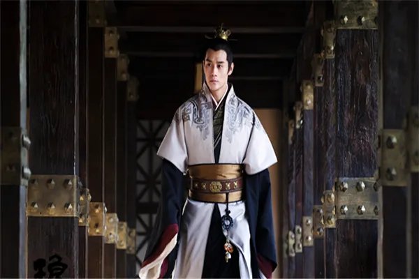 伍云召的实力碾压罗成，为何他儿子的本事还不如秦琼？