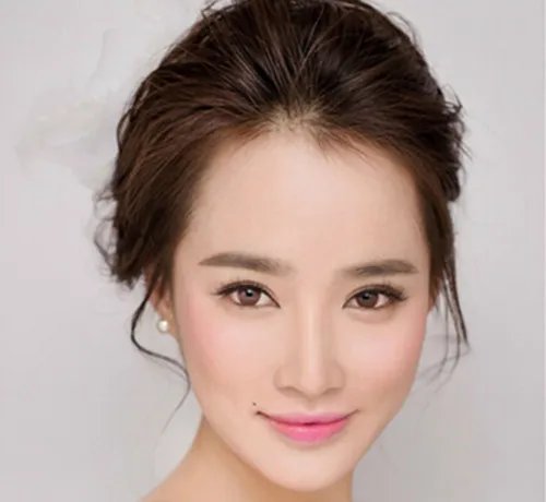 甜美可爱新娘发型图片欣赏 2017流行的新娘发型搭配推荐