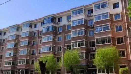 镇安7.1亿豪华中学学生发声，这中学建的到底有何意义？