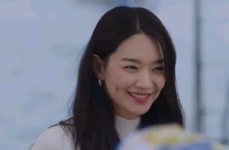 韩剧《海岸村恰恰恰》讲述的是什么故事？