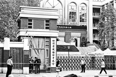 警方通报成都49中学生坠亡事件，该起事件有哪些信息值得关注？