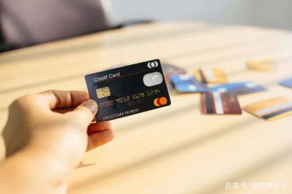 七年贷款做美容欠五十多万,女子月薪三千这辈子都还不完了,你怎么看?