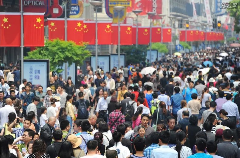 辱骂游客女店员道歉 涉事门店已经被关闭整理！