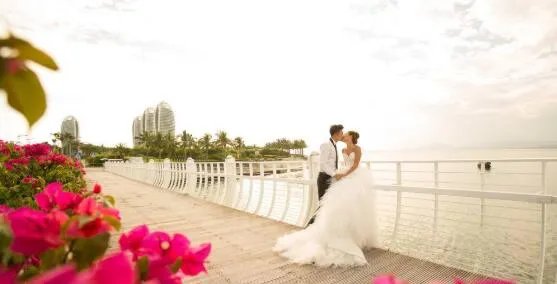 三亚旅拍婚纱照选哪家 去三亚旅拍婚纱照大概多少钱
