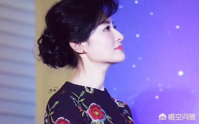 有哪些主持人在大型晚会上出现过失误？