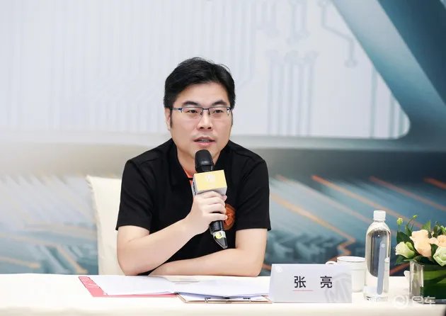 8万元MG5拿下青春 北京车展上汽MG专访