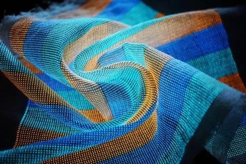 复旦自主研发显示织物，这一技术可以运用到哪些方面？