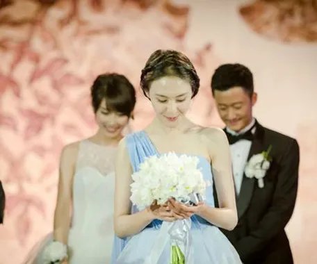 谢楠大婚郑爽当伴娘照片  郑爽成功接到捧花